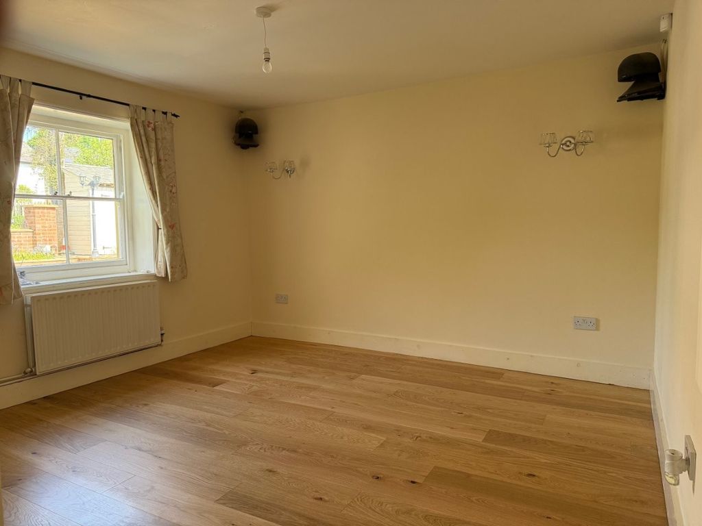 3 bed cottage for saleThe Common, Winterslow SP5 photo 4