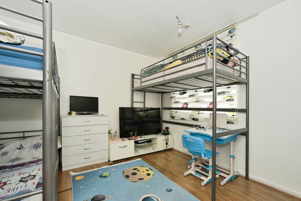 Additional image 9 of 2 bed flat for saleStaverton Way, Swindon, Wiltshire SN2