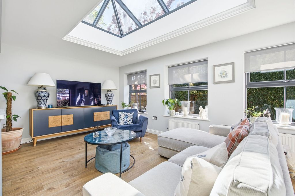 Additional image 6 of 4 bed detached house for saleRoundshead Drive, Warfield RG42