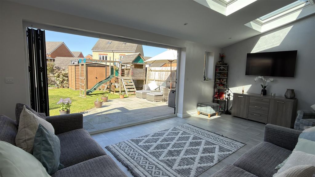 Additional image 10 of 5 bed detached house for saleMascroft Road, Trowbridge BA14