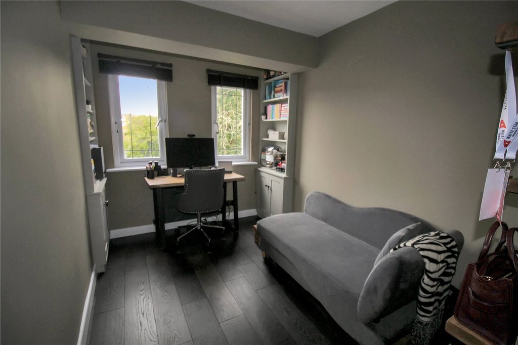Additional image 16 of 3 bed detached house for saleDarius Way, Swindon, Wiltshire SN25