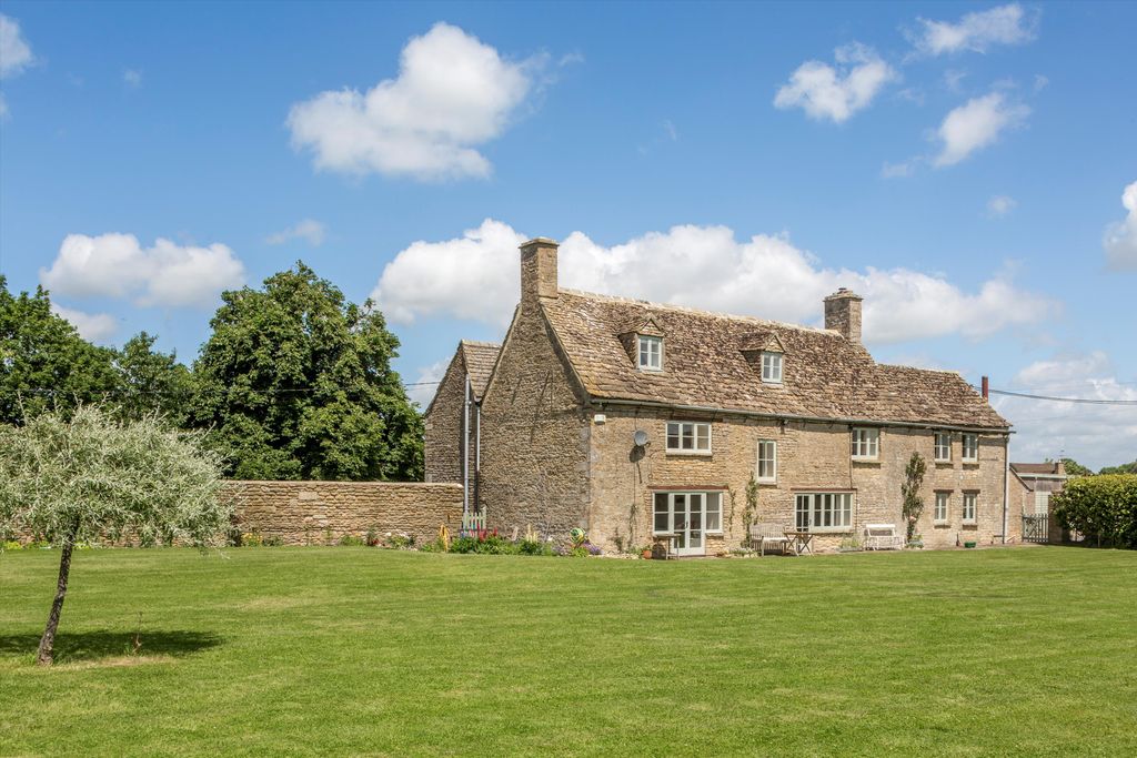 5 bed detached house for saleUpper Minety, Malmesbury, Wiltshire SN16