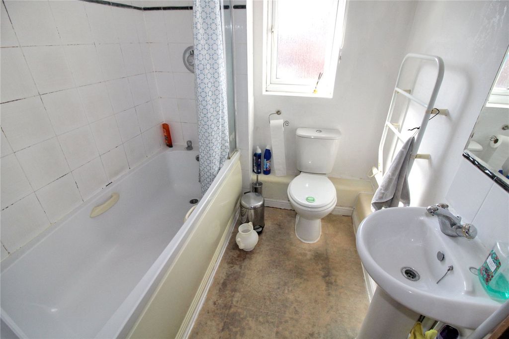 Additional image 7 of 2 bed flat for saleTorun Way, Swindon, Wiltshire SN25