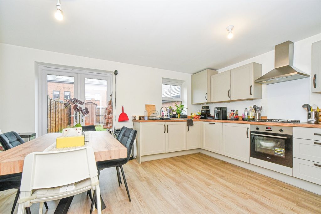 Additional image 7 of 3 bed semi-detached house for salePrunus Walk, Swindon SN1