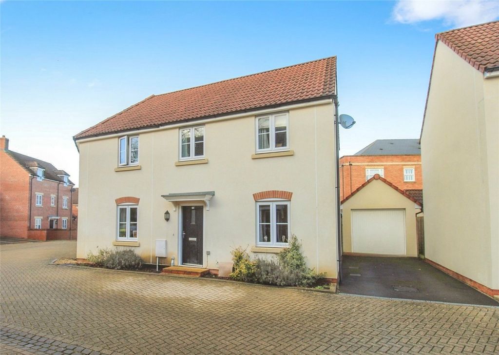 3 bed semi-detached house for saleBarons Crescent, Trowbridge BA14