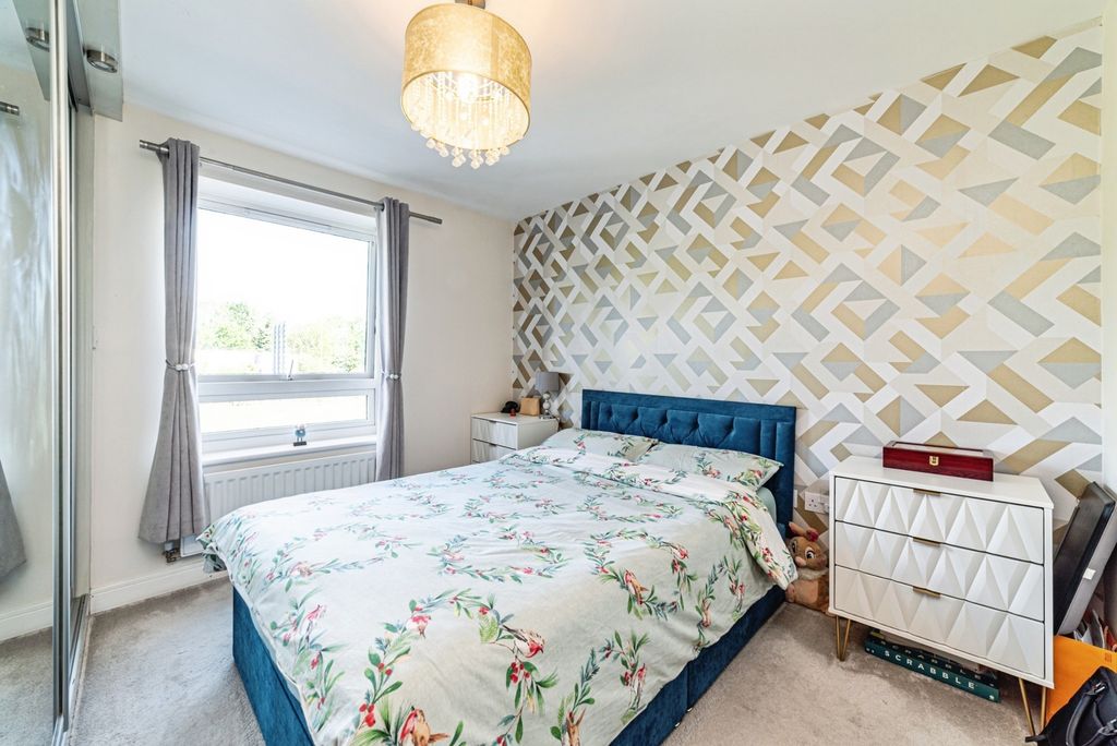 Additional image 10 of 2 bed flat for saleWebster Close, Bracknell, Berkshire RG12