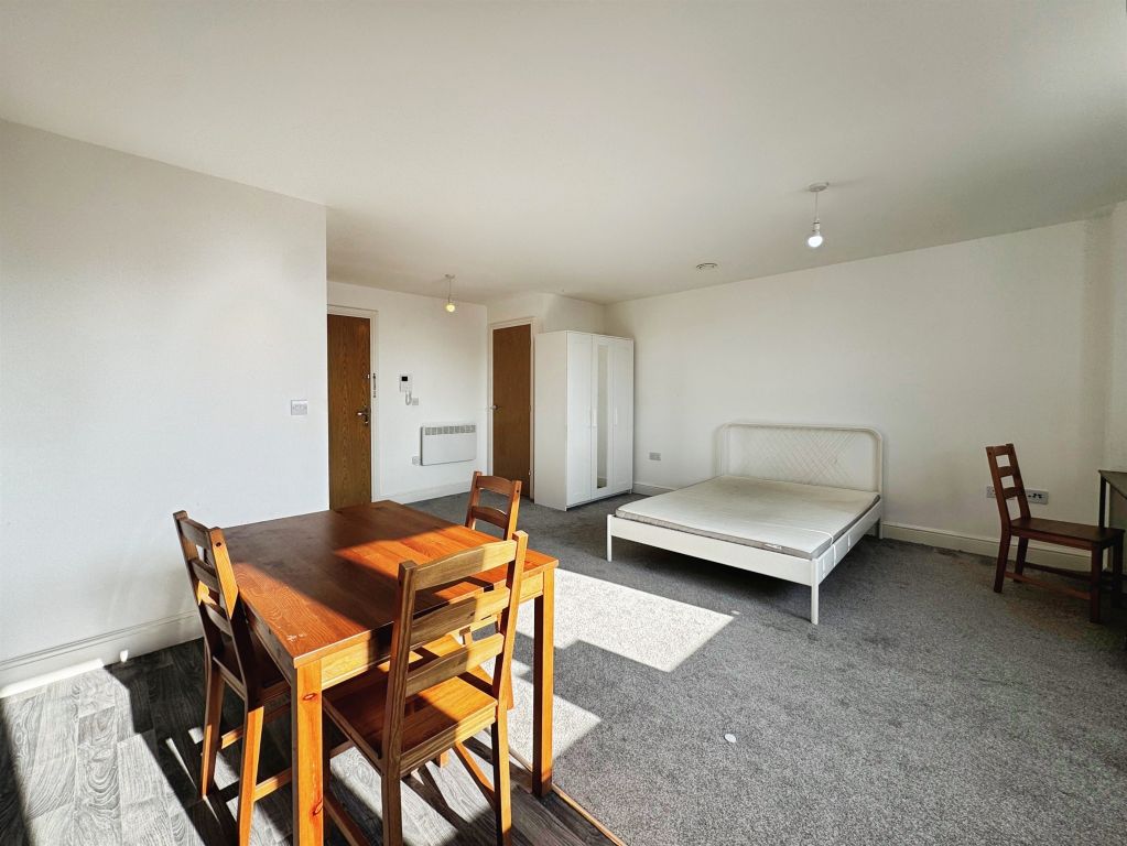 Studio for saleFleming Way, Swindon SN1 photo 5