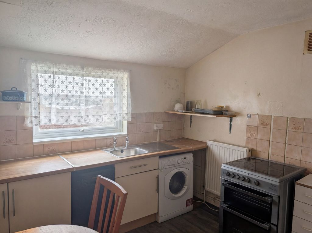 Additional image 3 of 2 bed semi-detached house for saleSwindon, Wiltshire SN1