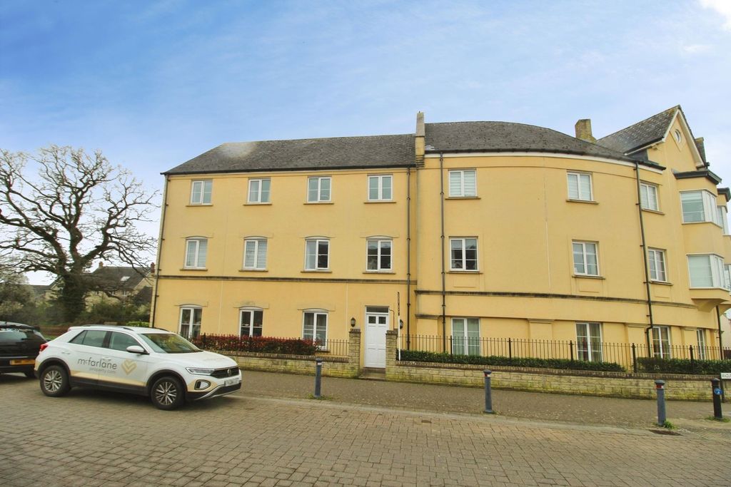 2 bed flat for saleMazurek Way, Haydon End SN25
