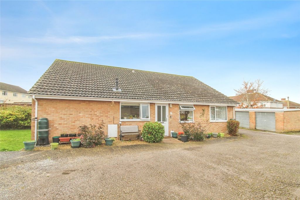 2 bed bungalow for salePitman Court, Trowbridge BA14