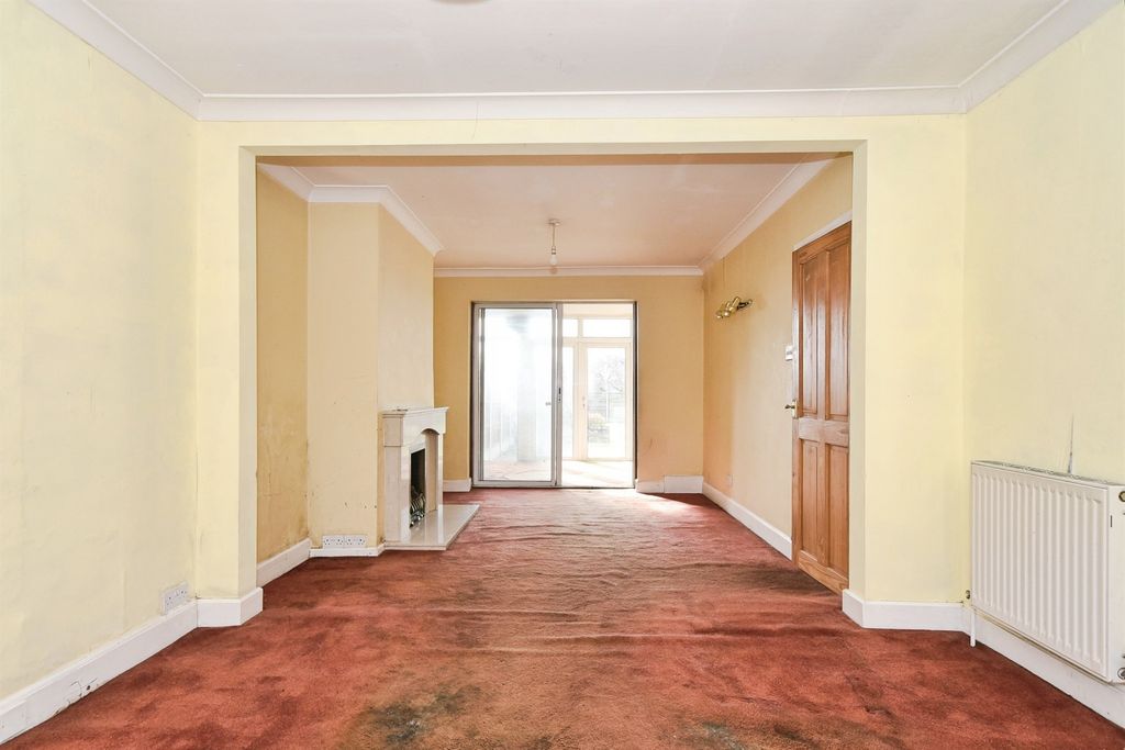 Additional image 5 of 3 bed semi-detached house for saleOxford Road, Swindon SN3