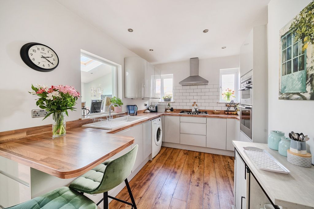 Additional image 7 of 3 bed semi-detached house for saleHatchet Lane, Windsor SL4