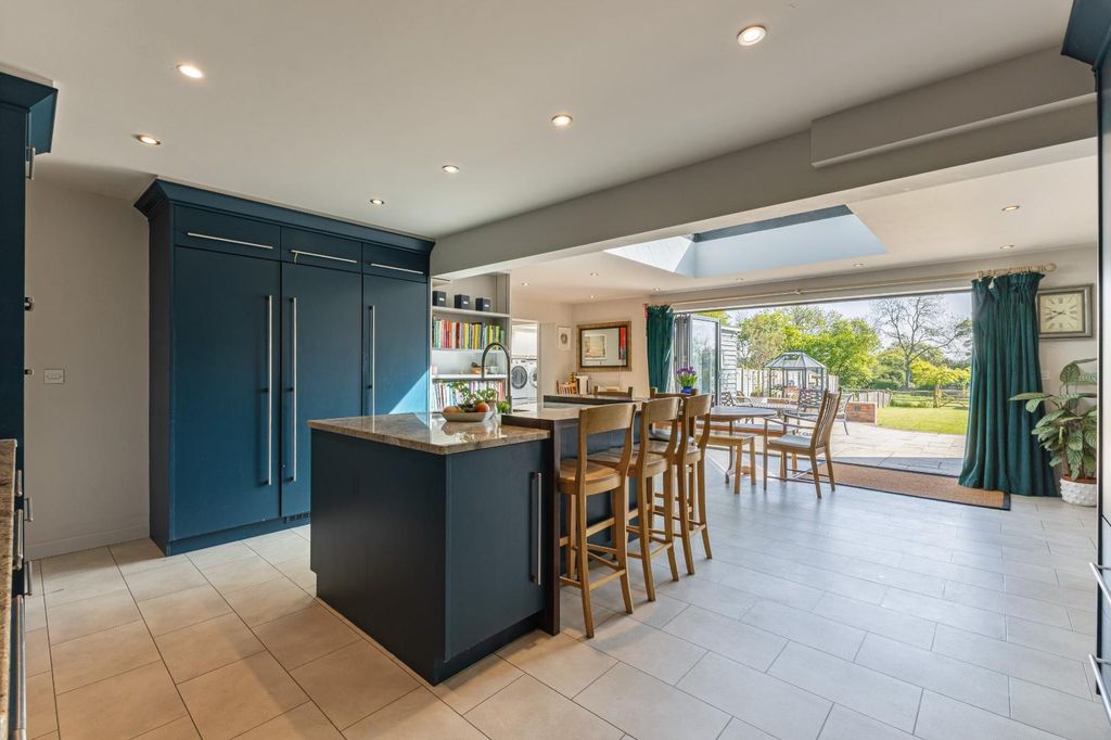 Additional image 2 of 6 bed property for saleCommon Road, Whiteparish, Salisbury SP5