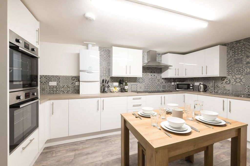 Additional image 2 of 10 bed terraced house for saleMilton Road, Swindon SN1