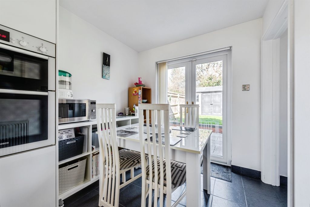 Additional image 3 of 4 bed detached house for saleCapesthorne Drive, Swindon SN25