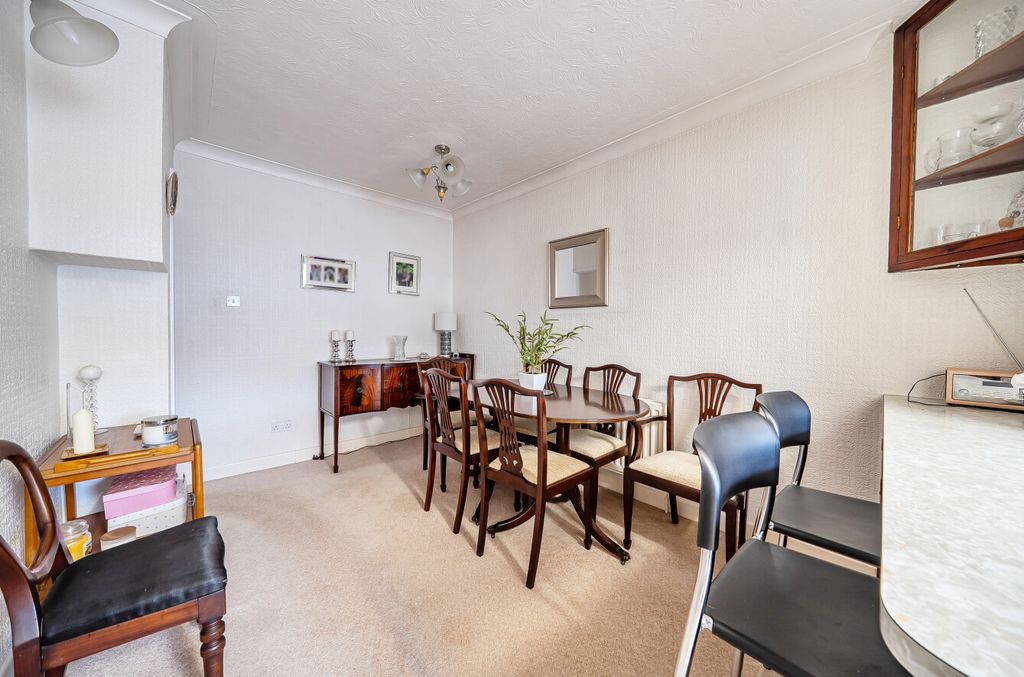 Additional image 6 of 3 bed bungalow for saleBeverstone Grove, Lawn, Swindon SN3