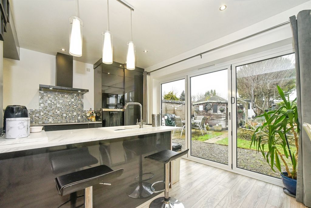 Additional image 5 of 3 bed semi-detached house for saleOkus Grove, Swindon SN2