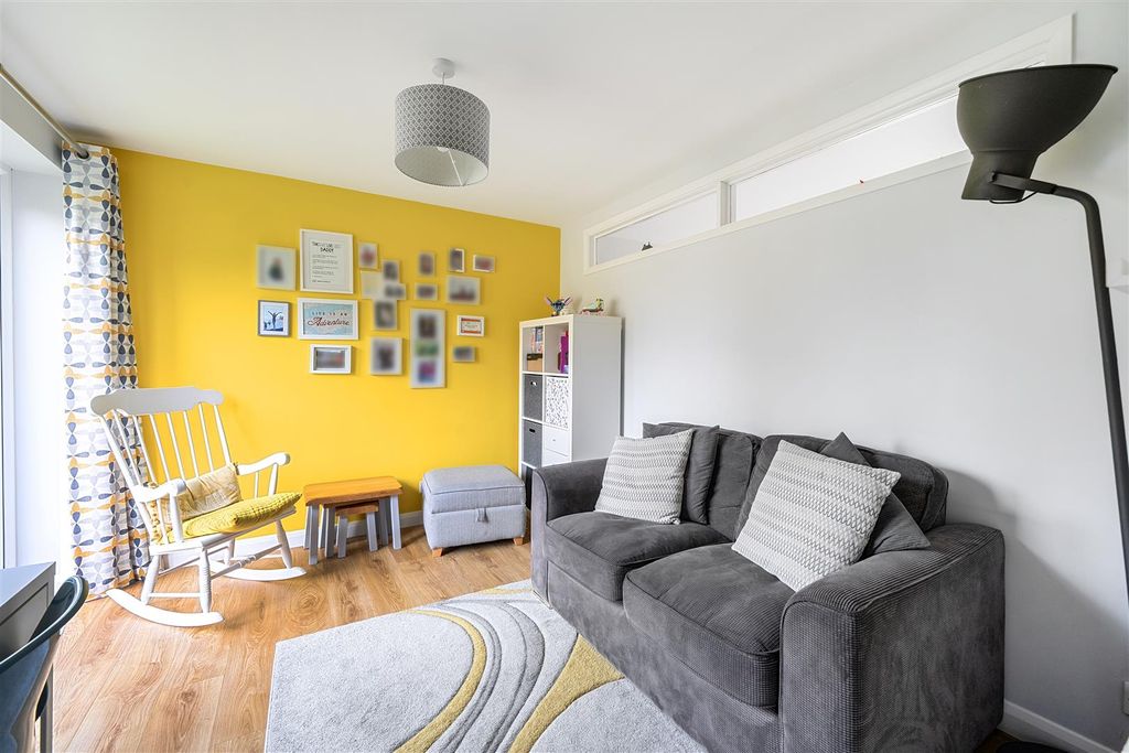 Additional image 10 of 4 bed link detached house for saleLyneham Road Crowthorne, Berkshire RG45