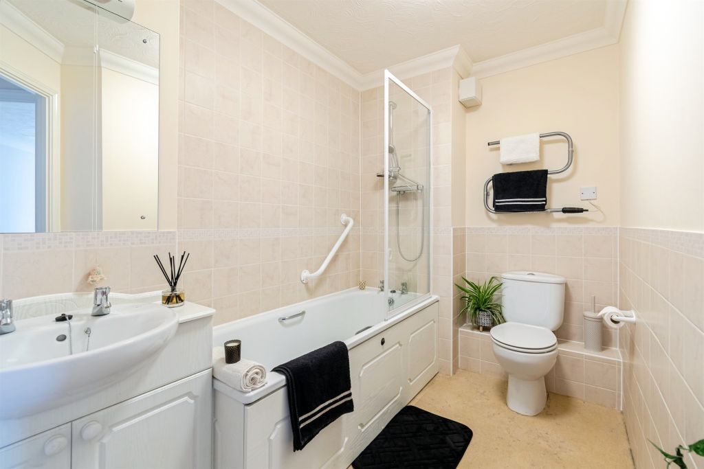 Additional image 5 of 1 bed flat for saleGladstone Road, Chippenham SN15