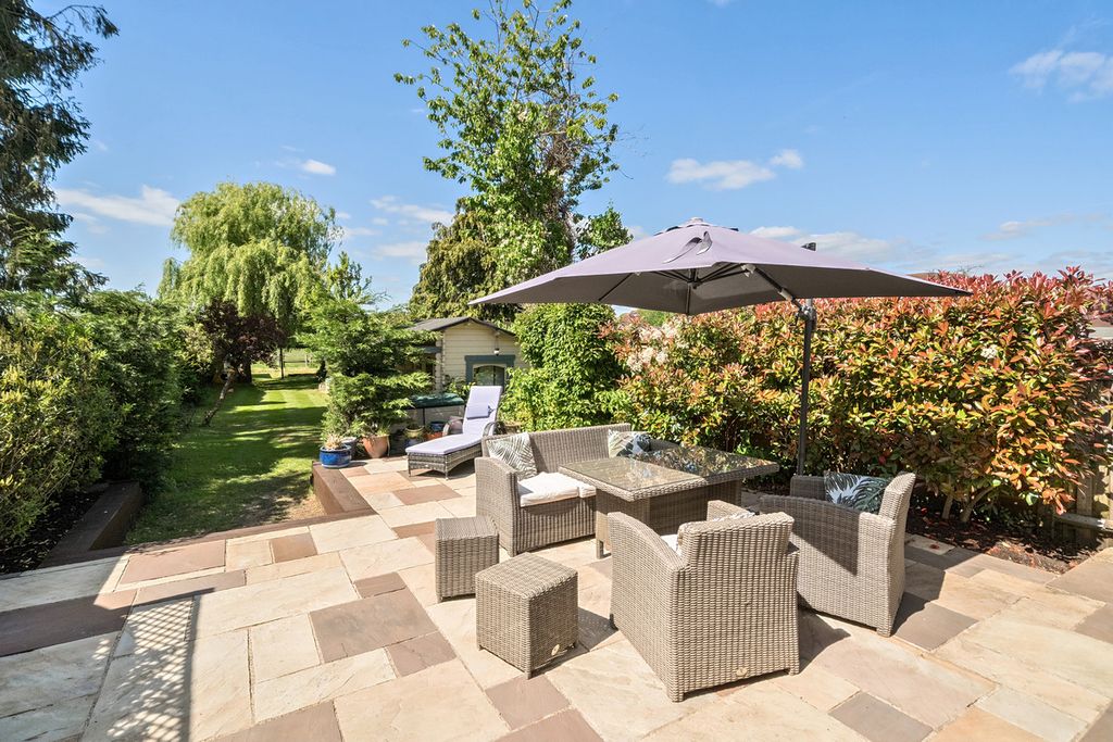 Additional image 3 of 3 bed semi-detached house for saleHatchet Lane, Windsor SL4