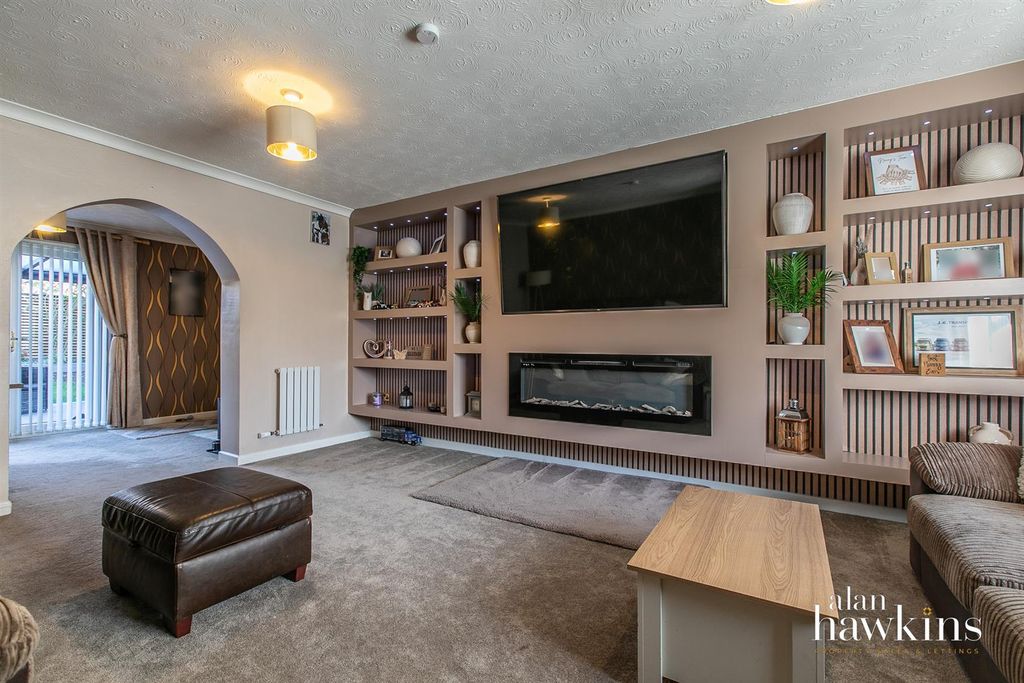 Additional image 9 of 4 bed detached house for saleHigh Mead, Woodshaw, Royal Wootton Bassett SN4
