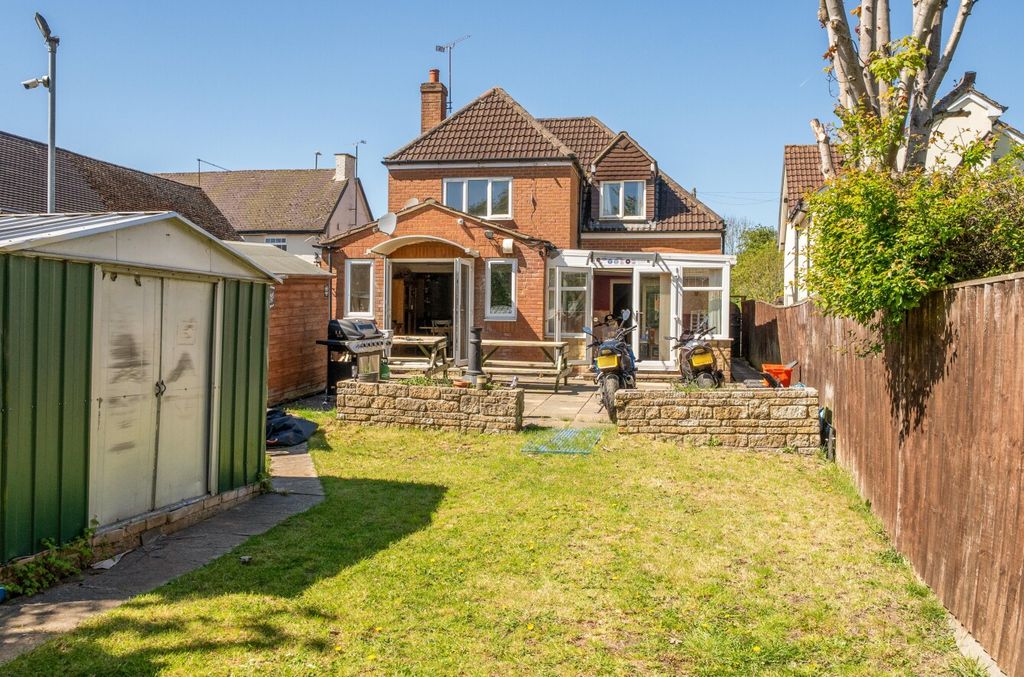 Additional image 9 of 5 bed detached house for sale9A, Highworth Road, Swindon SN3