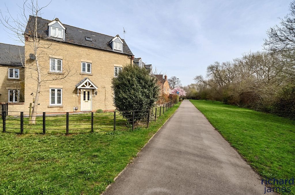 Additional image 19 of 4 bed detached house for saleCharmind Walk, Haydon Wick, Swindon SN25