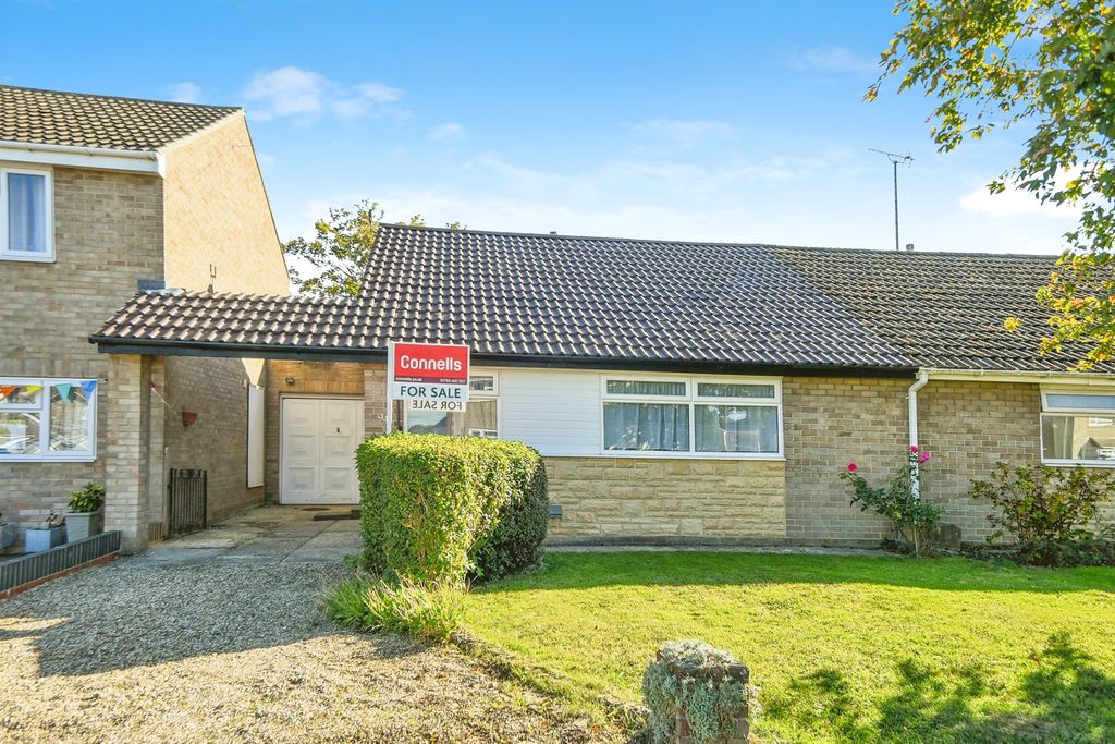 2 bed semi-detached bungalow for saleUpham Road, Swindon SN3