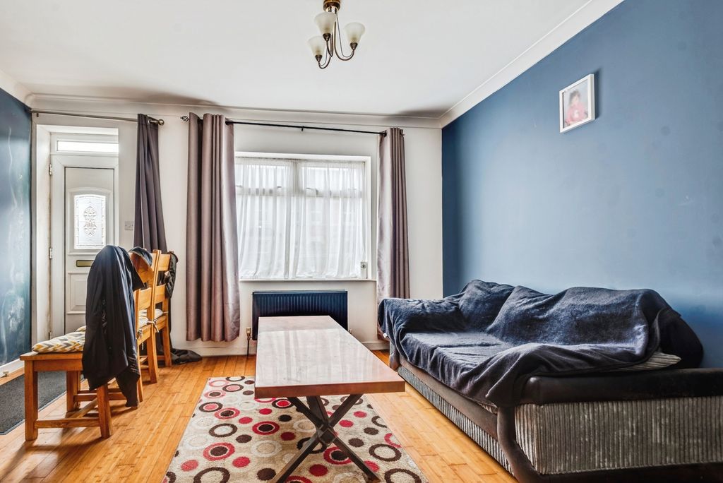 Additional image 4 of 3 bed terraced house for saleCricklade Road, Swindon, Wiltshire SN2