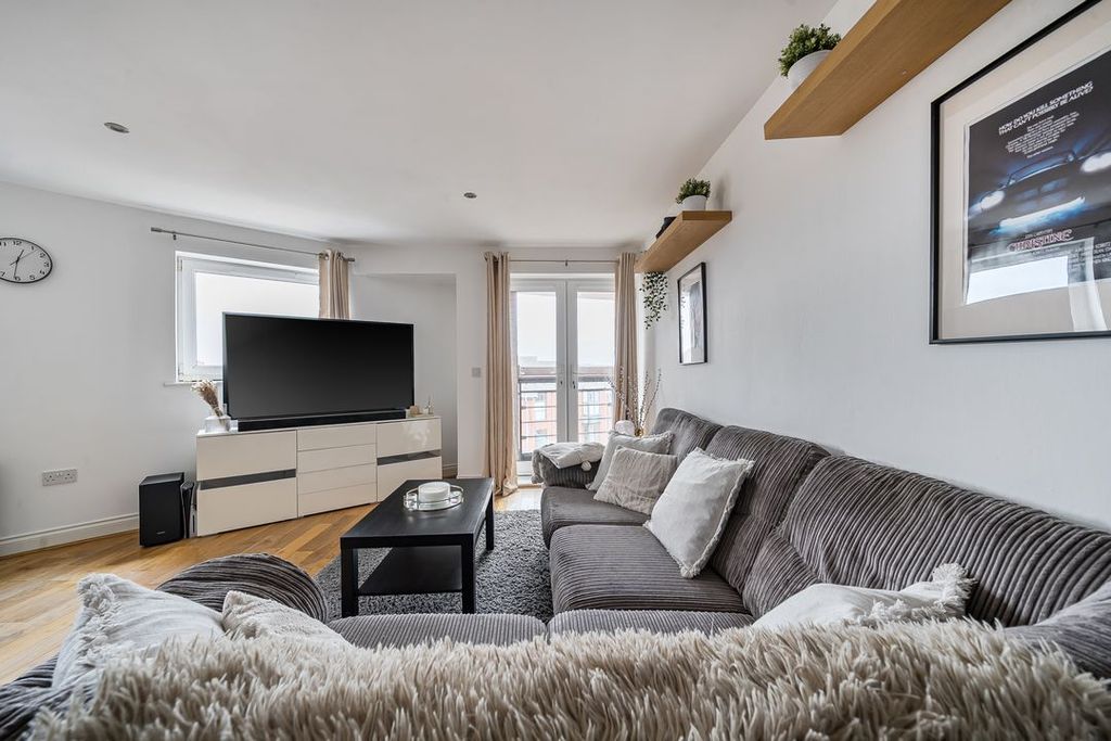 Additional image 3 of 3 bed flat for salePasteur Drive, Old Town, Swindon SN1