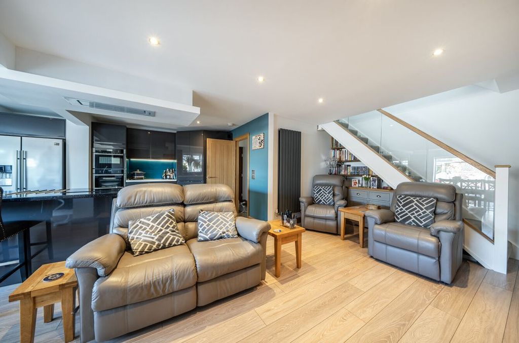 Additional image 7 of 3 bed bungalow for saleCloche Way, Stratton St Margaret, Swindon SN2