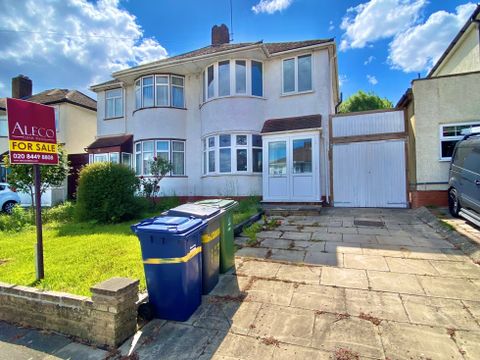 Gallants Farm Road, East Barnet EN4