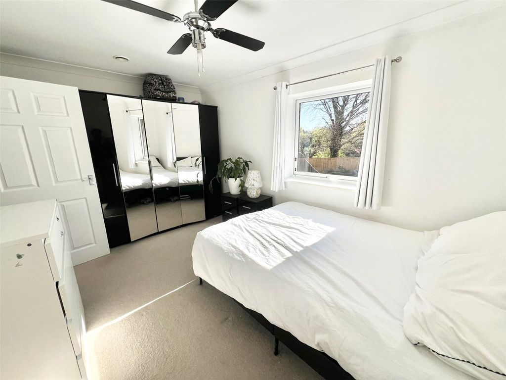 Additional image 11 of 2 bed flat for saleChain Court, Old Town, Swindon SN1