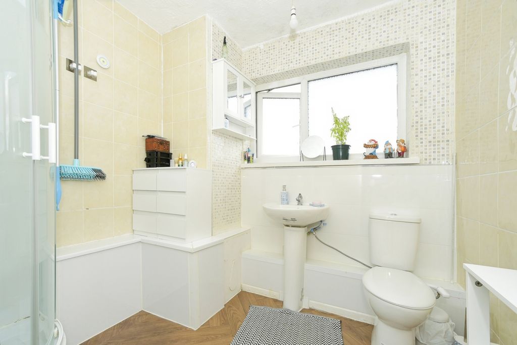 Additional image 11 of 2 bed flat for saleStaverton Way, Swindon, Wiltshire SN2