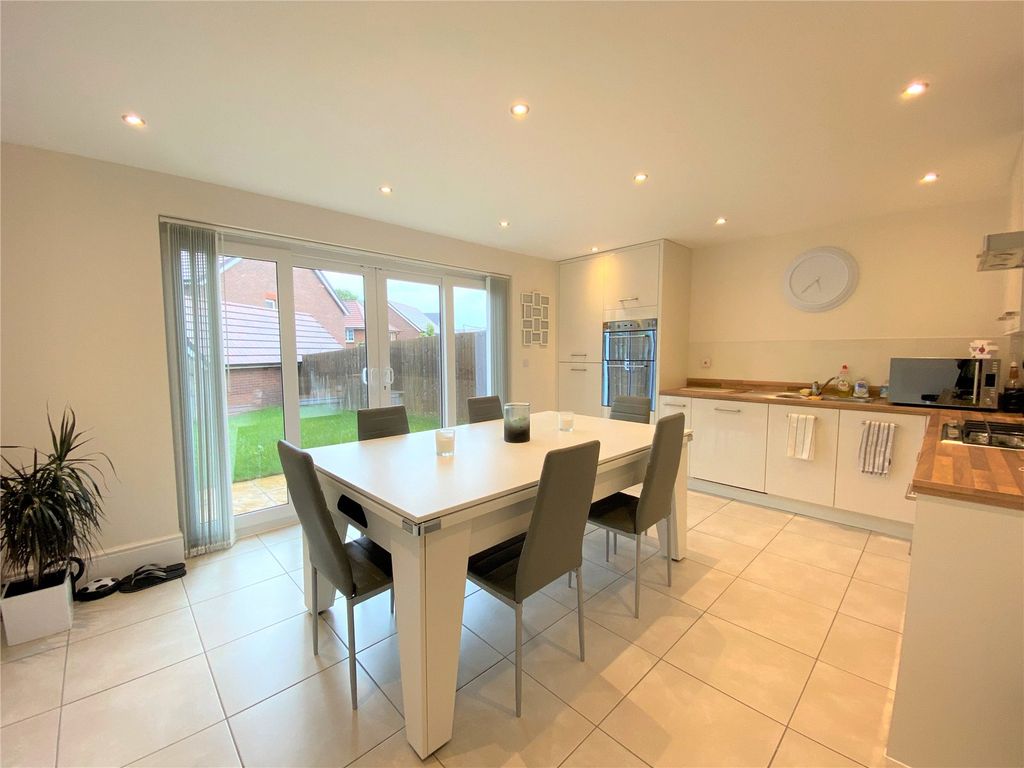 Additional image 2 of 4 bed terraced house for saleHomington Avenue, Badbury Park, Swindon SN3