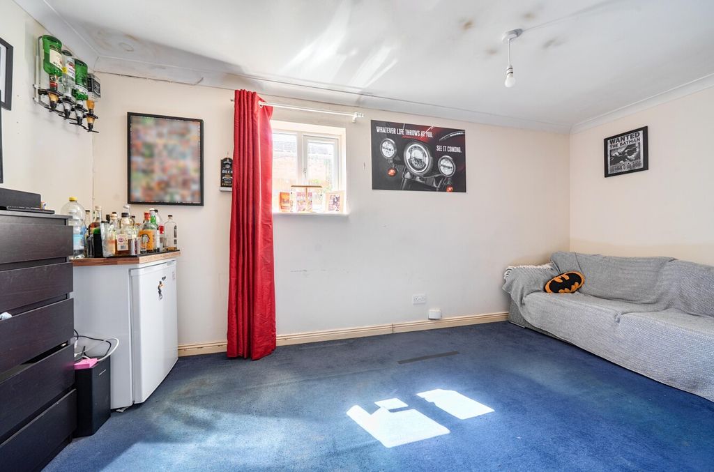 Additional image 6 of 5 bed detached house for sale9A, Highworth Road, Swindon SN3
