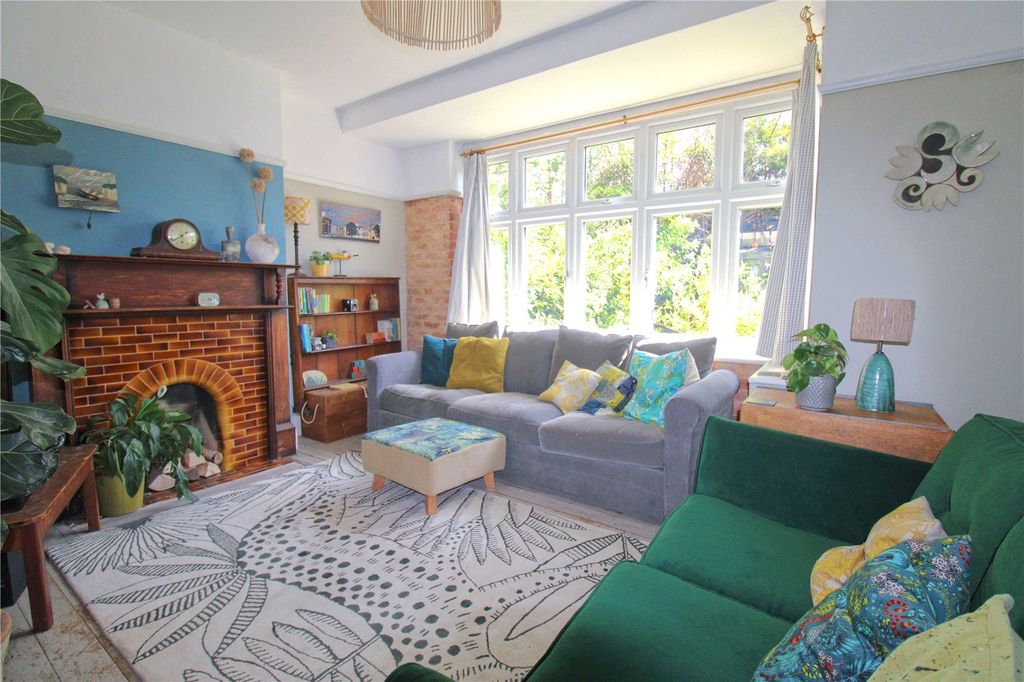 Additional image 4 of 4 bed semi-detached house for saleClarendon Avenue, Trowbridge BA14