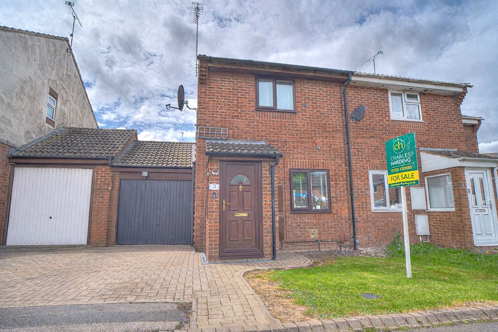 2 bed semi-detached house for saleRedcap Gardens, Shaw, Swindon, Wiltshire SN5