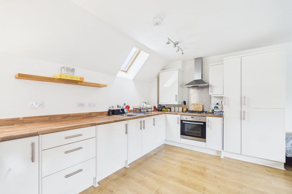 Additional image 4 of 1 bed maisonette for saleEagle Way, Bracknell, Berkshire RG12