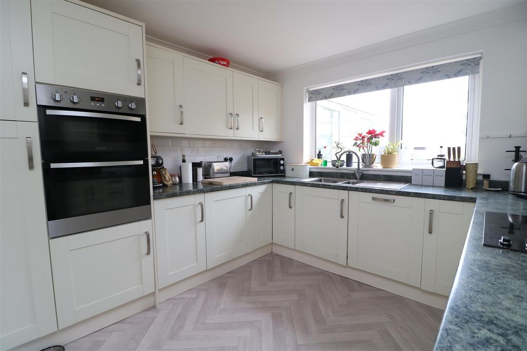 Additional image 8 of 3 bed detached bungalow for saleCharnwood Road, Broadmead, Trowbridge BA14