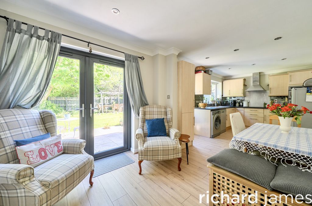 Additional image 4 of 5 bed detached house for saleHungerford Close, The Prinnels, Swindon SN5