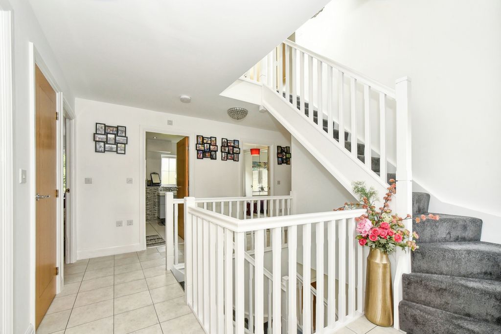 Additional image 7 of 6 bed detached house for saleAdams Meadow - Wanborough, Swindon SN4