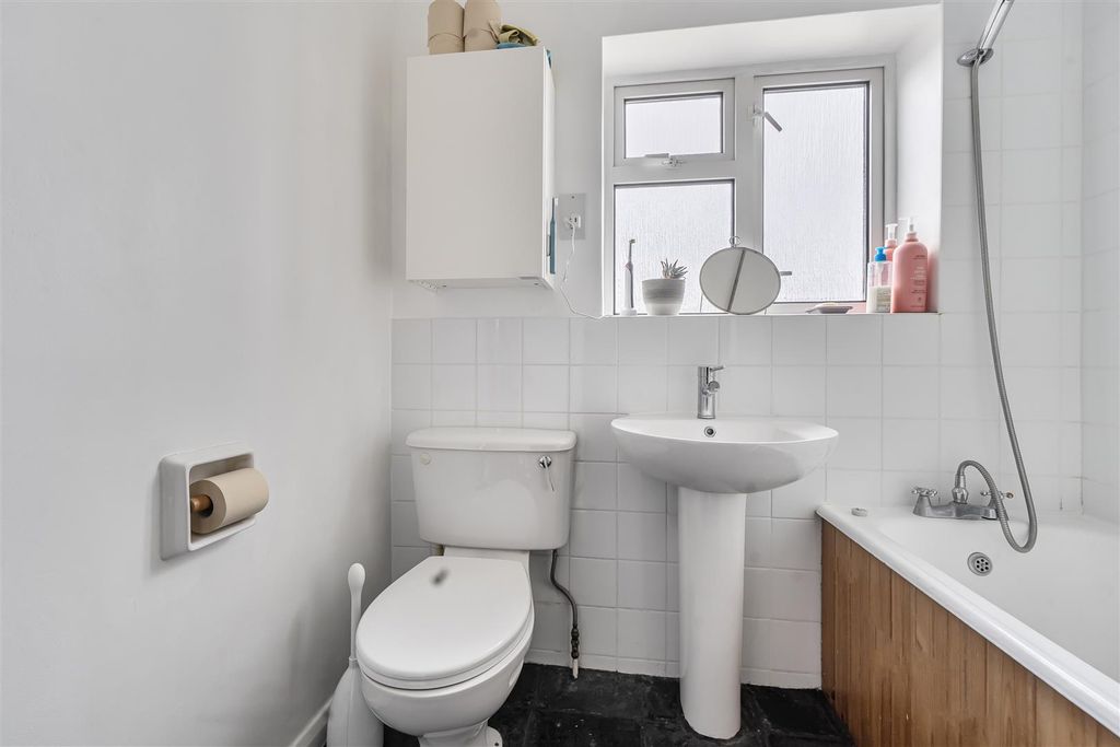 Additional image 12 of 3 bed terraced house for saleForest Road, Crowthorne, Berkshire RG45