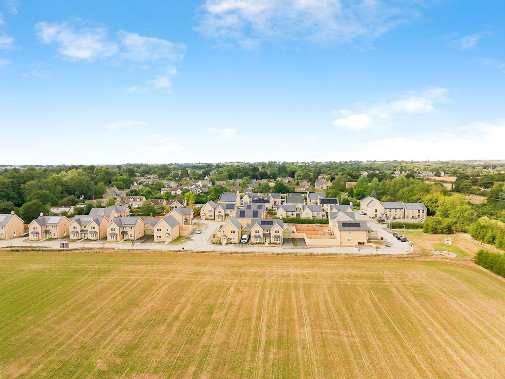 Additional image 3 of 4 bed detached house for saleBarley Close, Chippenham SN15