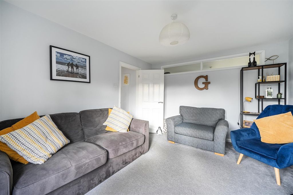 Additional image 9 of 4 bed link detached house for saleLyneham Road Crowthorne, Berkshire RG45