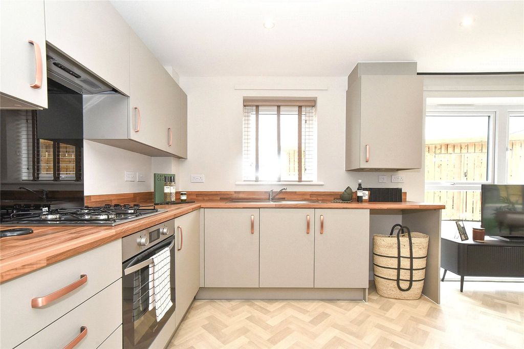 Additional image 2 of 2 bed flat for saleLangley Park, Chippenham, Wiltshire SN15