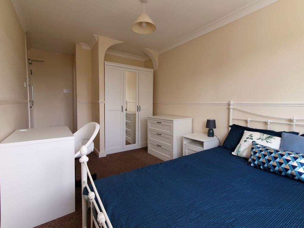 Additional image 4 of 6 bed terraced house for sale2 Aysgarth, Bracknell, Berkshire RG12