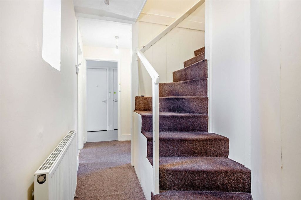 Additional image 6 of 4 bed terraced house for saleHigh Street, Marlborough, Wiltshire SN8