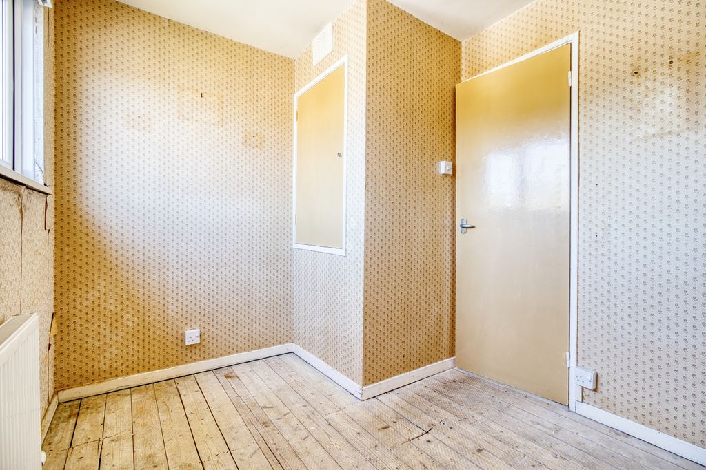 Additional image 8 of 3 bed terraced house for salePakenham Road, Swindon SN3