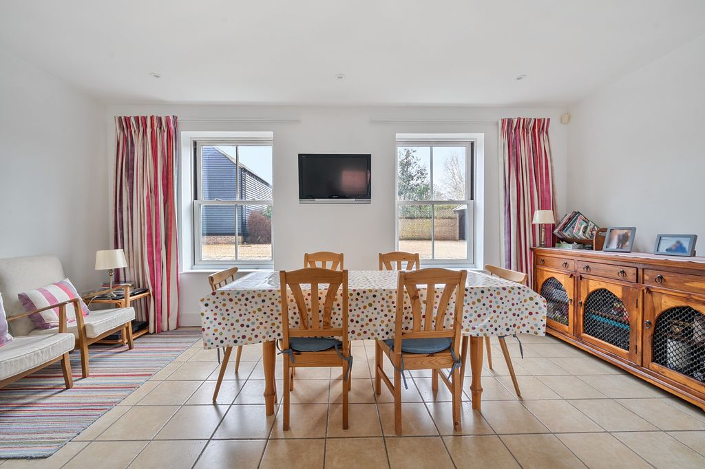 4 bed semi-detached house for saleUrchfont, Devizes SN10 photo 4